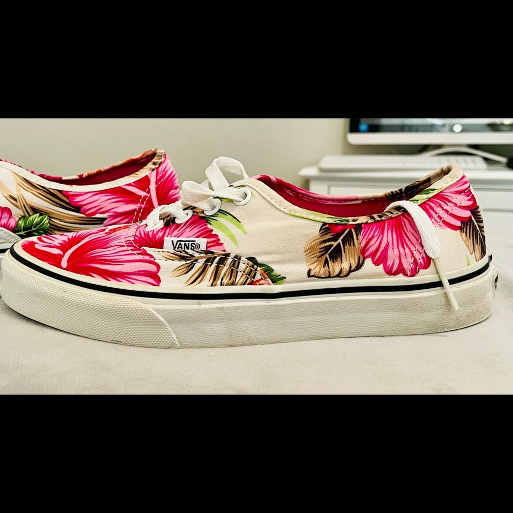 Hawaiian print Vans